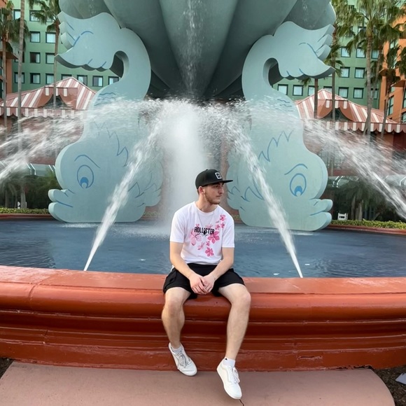 Meet your Posher, Peter - Picture 1 of 1